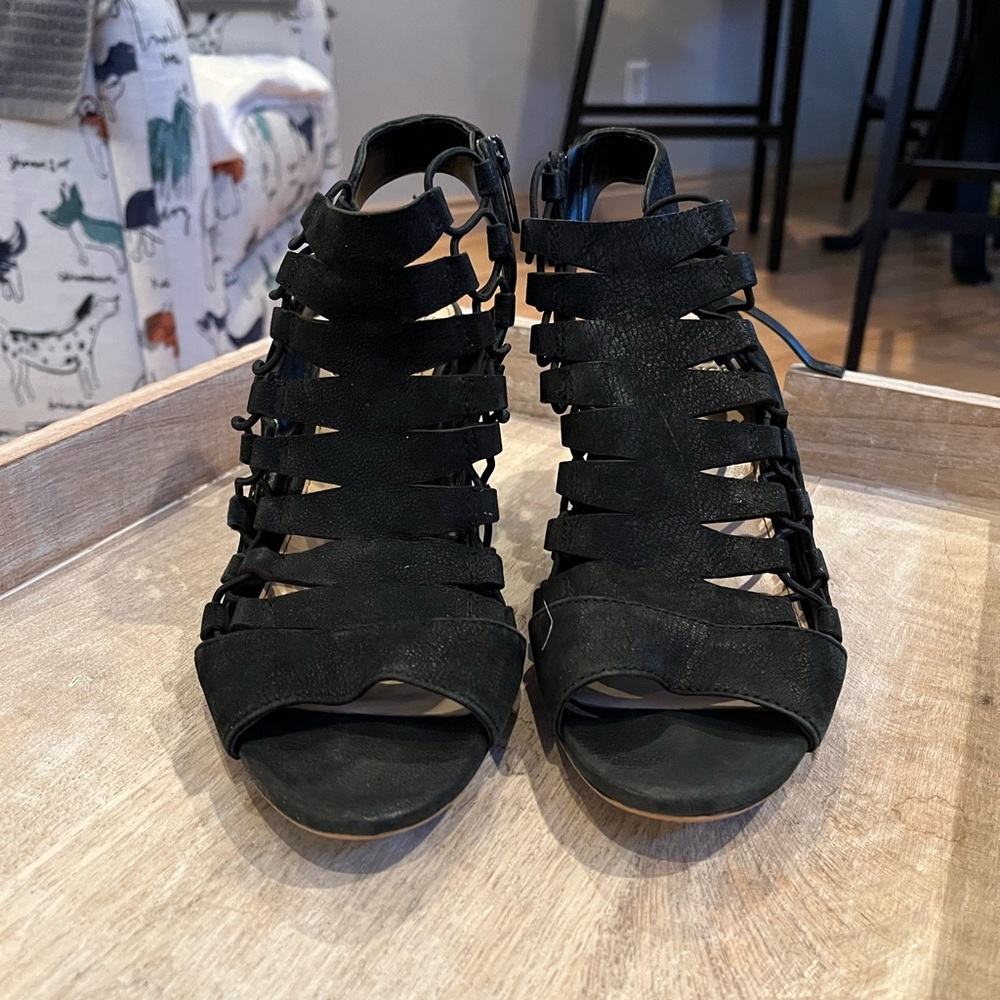 Black Vince Camuto 3in Heels- size 8